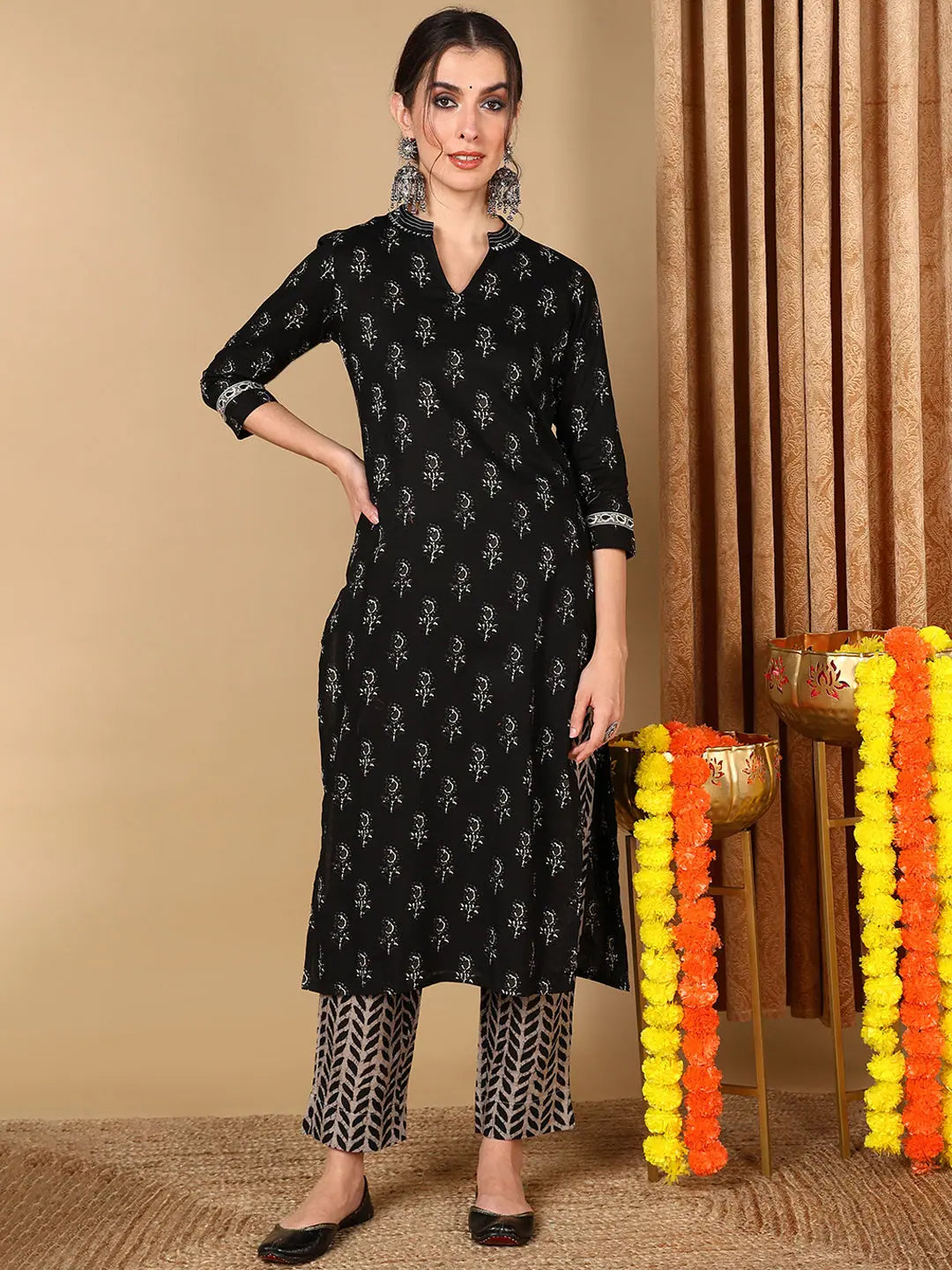 Ahika Women Black Cotton Blend Ethnic Motifs Printed Straight Kurta With Trousers