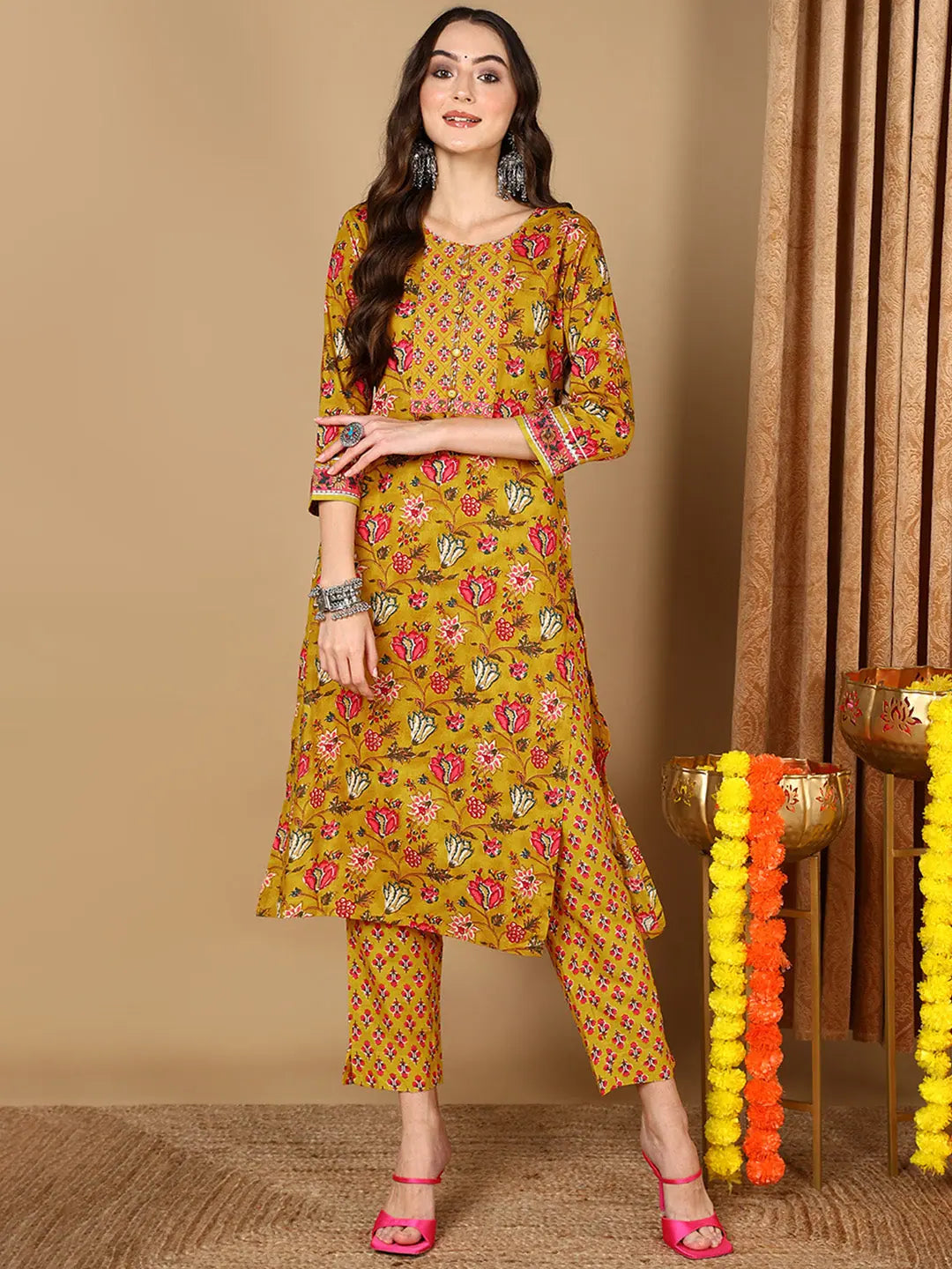 Cotton Blend Yellow Floral Printed Straight Kurta With Pant