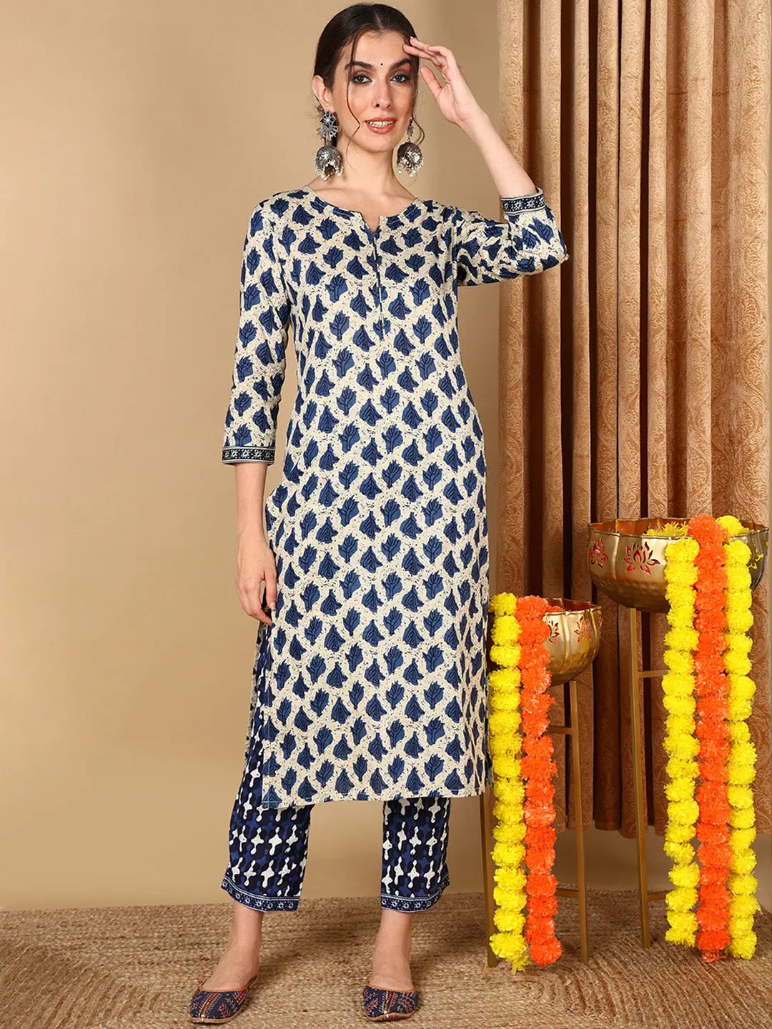 Cotton Off White Printed Straight Kurta With Pant